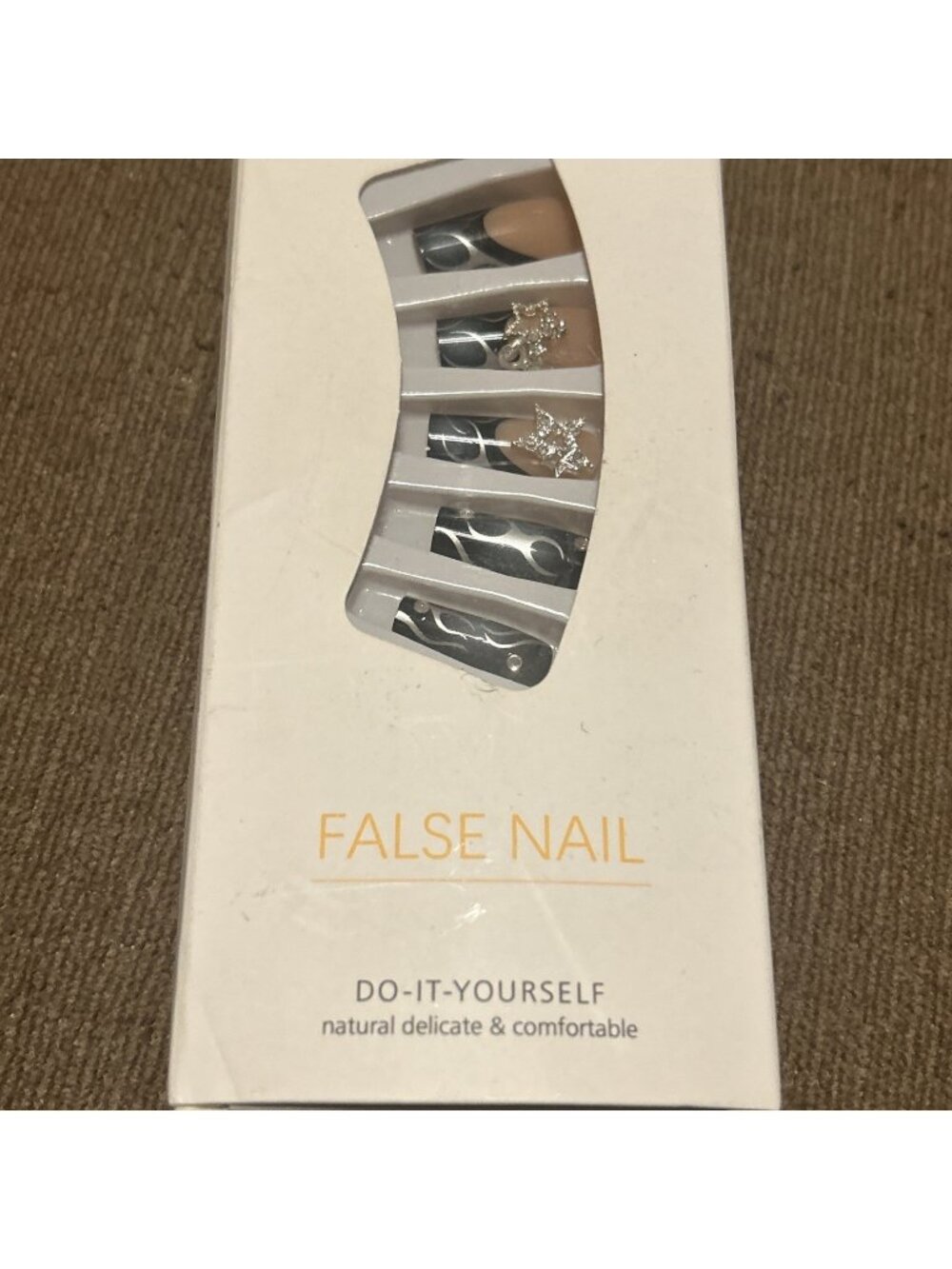 False Nails DIY Do It Yourself Kit Comfortable & Natural Delicate Stars & Black